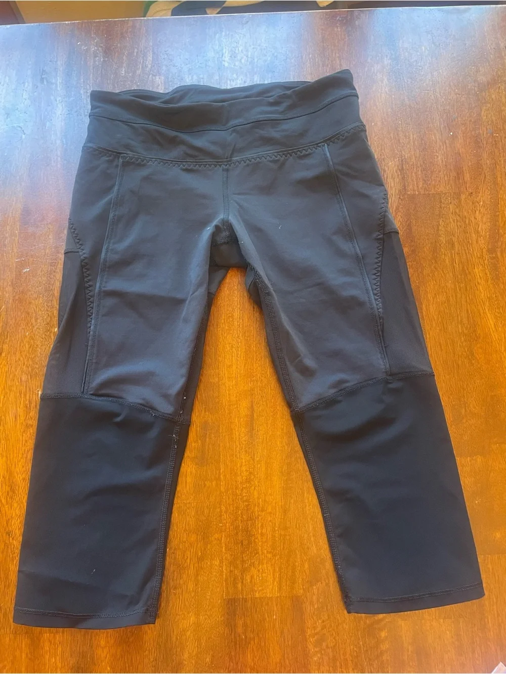 Lululemon Pace Rival Crop Leggings Black Size 6 Mesh Pockets *Paint Stains